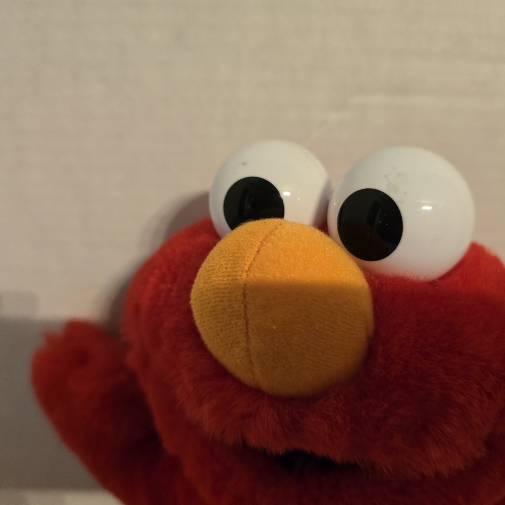 Sesame Street Tickle Me Elmo